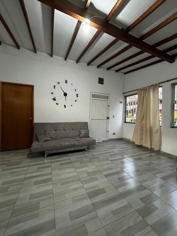 Spacious Family Apt near Subway - image 16