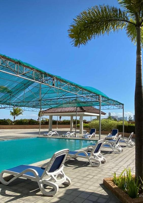 R2 condotel tower - image 5