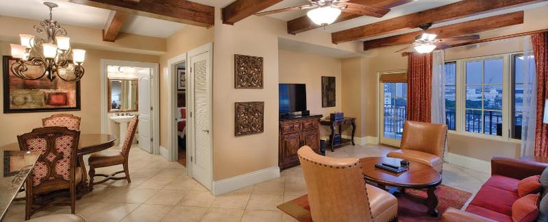 Wyndham La Cascada 2BR Apartment - image 8