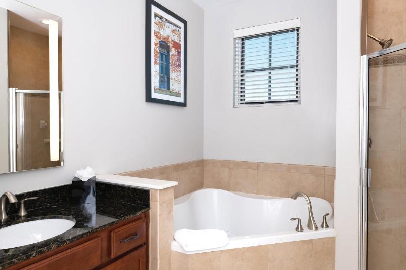 Wyndham La Cascada 3BR Apartment - image 14