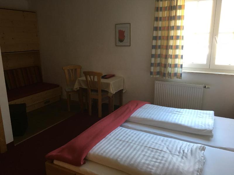 Budget Double Room image 3