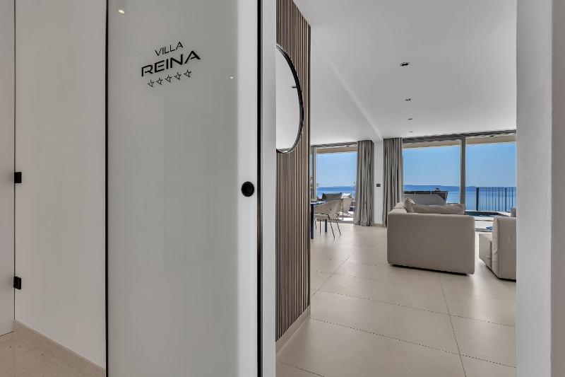 Villa Reina - image 49