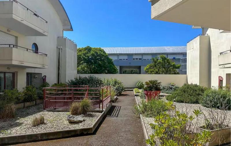 Studio Piscine Proche Plage - image 8