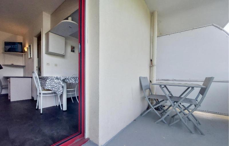 Studio Piscine Proche Plage - image 19