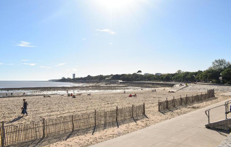 Studio Piscine Proche Plage - image 2