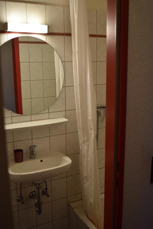 Basic Single Room image 2