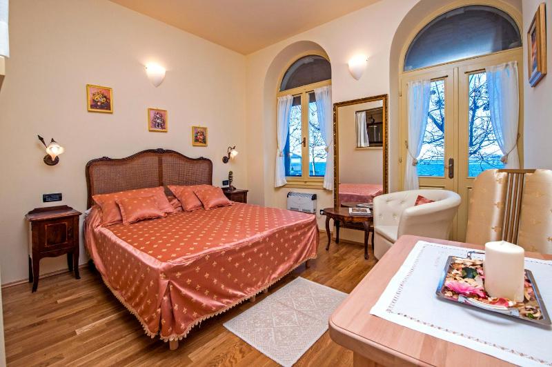 Studio with Balcony and Sea View image 1