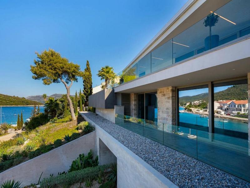 Villa Moreska Korcula Seafront Infinity Pool - image 1