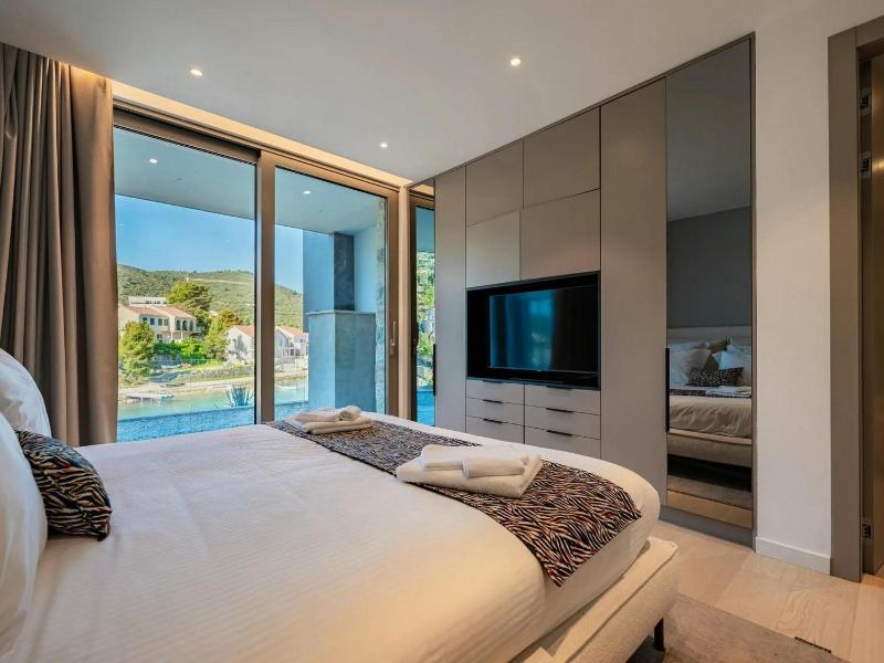 Villa Moreska Korcula Seafront Infinity Pool - image 37