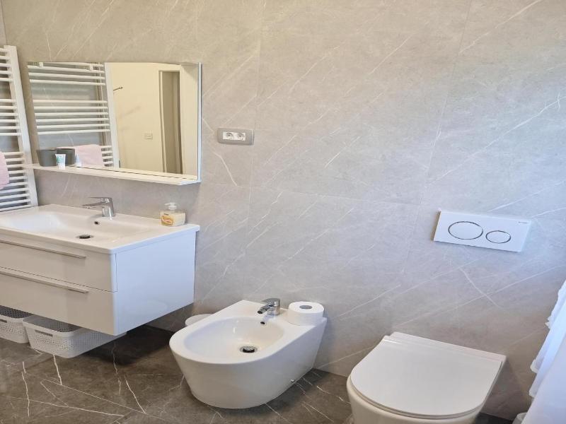 Bright accommodation near the sea in Zambratija - image 30