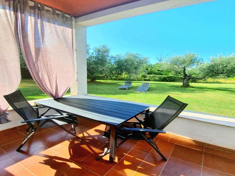 Bright accommodation near the sea in Zambratija - image 11