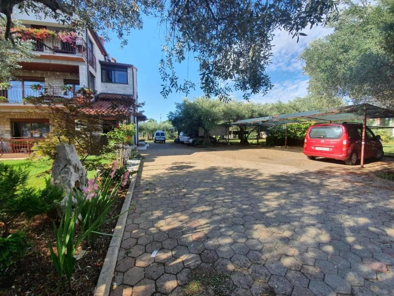 Bright accommodation near the sea in Zambratija - image 25