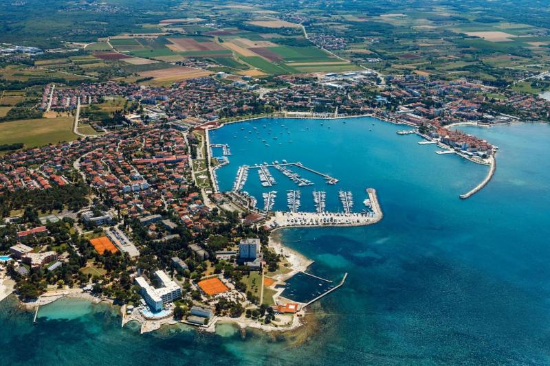 Bright accommodation near the sea in Zambratija - image 24