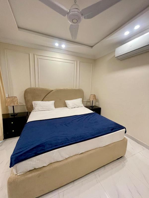 Modern 2BR Apartment Bright & Stylish - image 4
