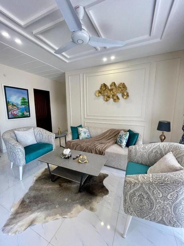 Modern 2BR Apartment Bright & Stylish - image 11