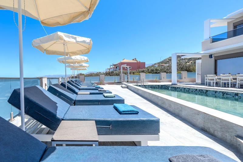 Elmar Bay Villa Beachfront Luxury Escape with Private pool - image 23