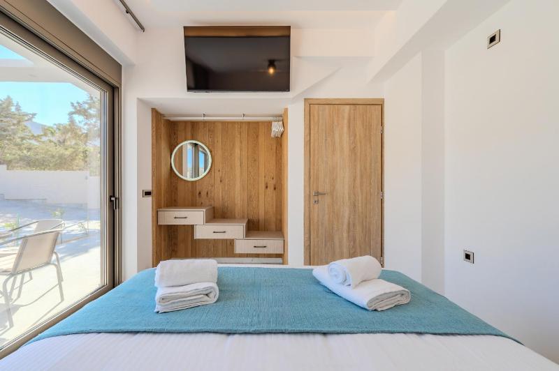 Elmar Bay Villa Beachfront Luxury Escape with Private pool - image 26