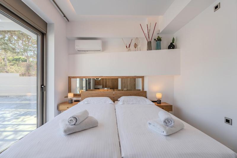 Elmar Bay Villa Beachfront Luxury Escape with Private pool - image 16
