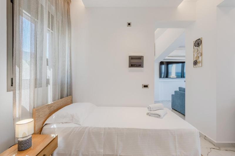 Elmar Bay Villa Beachfront Luxury Escape with Private pool - image 37