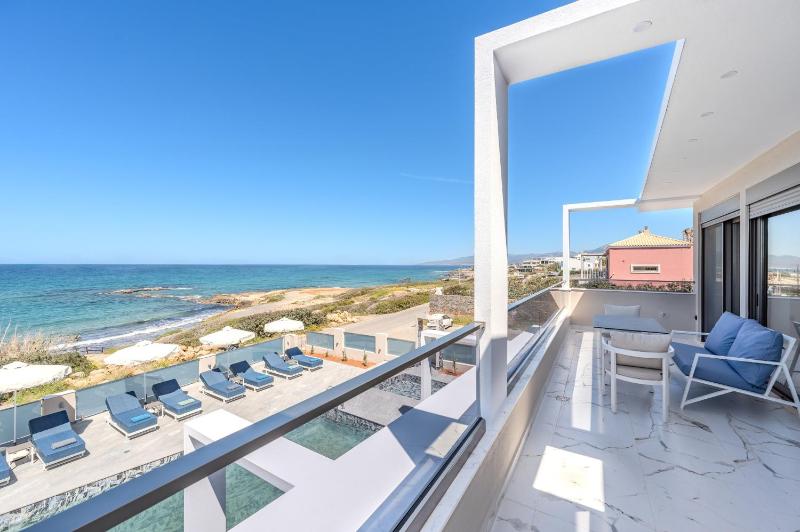 Elmar Bay Villa Beachfront Luxury Escape with Private pool - image 49