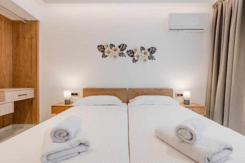 Elmar Bay Villa Beachfront Luxury Escape with Private pool - image 32