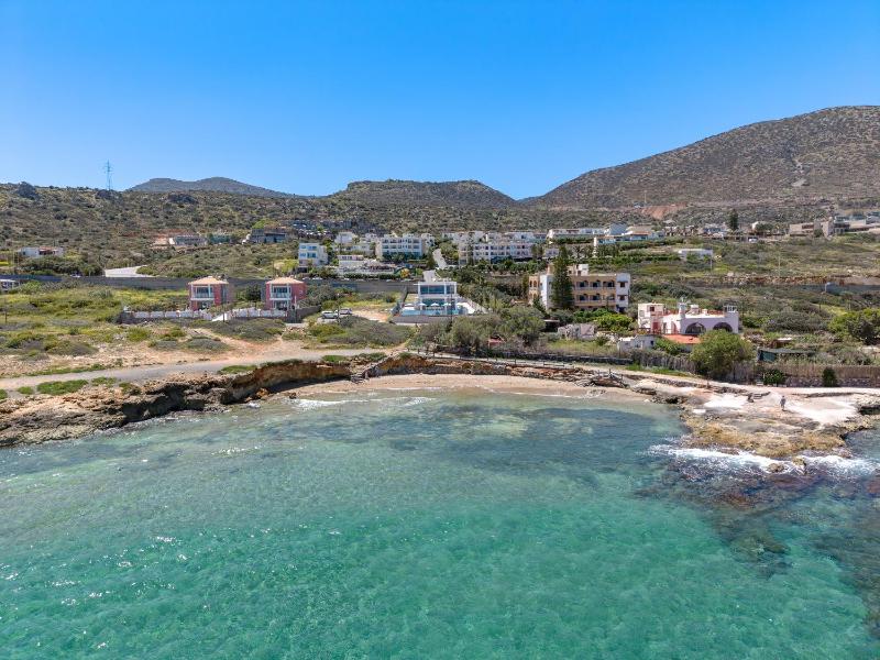 Elmar Bay Villa Beachfront Luxury Escape with Private pool - image 14