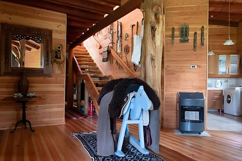 Dream Home Amid Native Trees - image 28