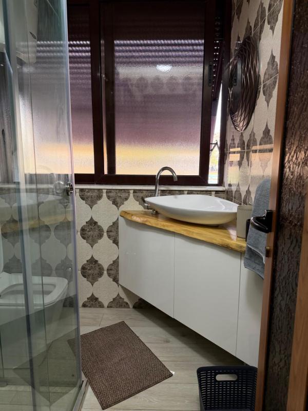 Shkodra City Center Apartment - image 5