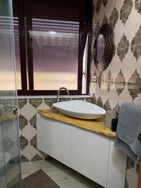 Shkodra City Center Apartment - image 16