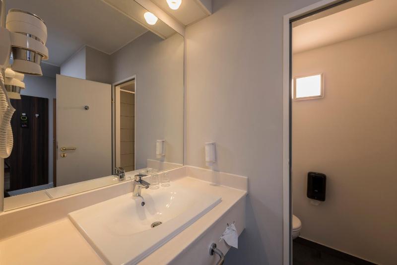 Standard Single Room image 1