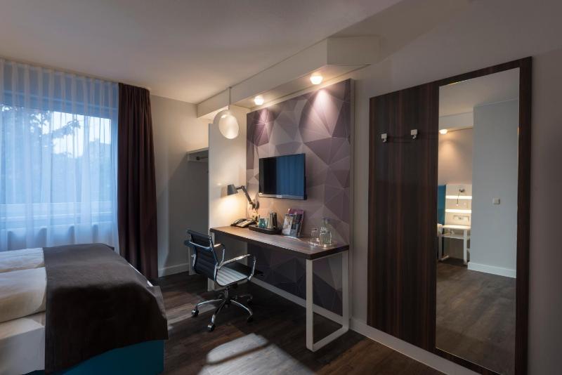Standard Single Room image 2
