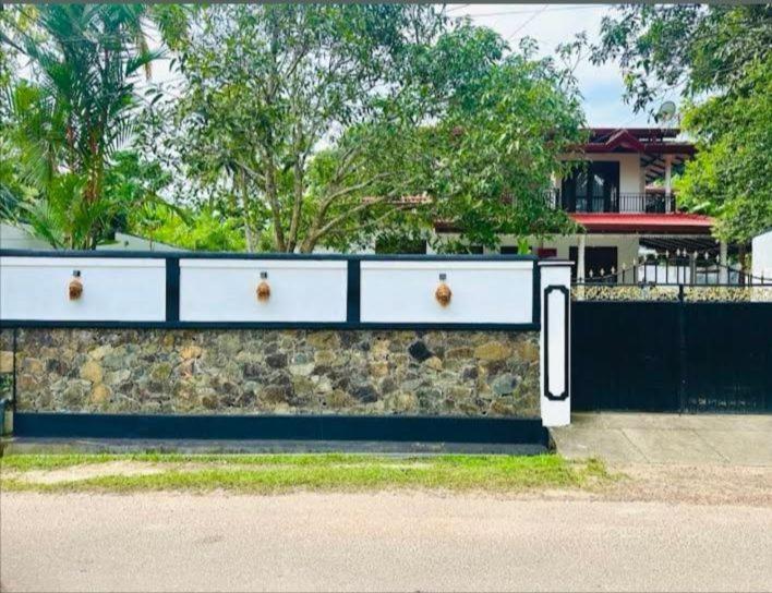 Sanjeewa's place - image 8