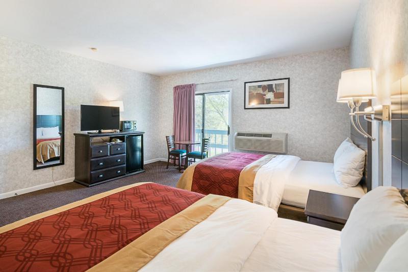 Double Room with Two Double Beds - Non-Smoking image 3