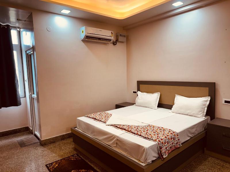 Regal Palace Hotel and Banquets - image 26
