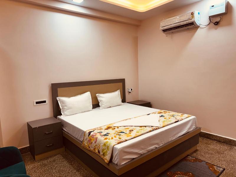Regal Palace Hotel and Banquets - image 41