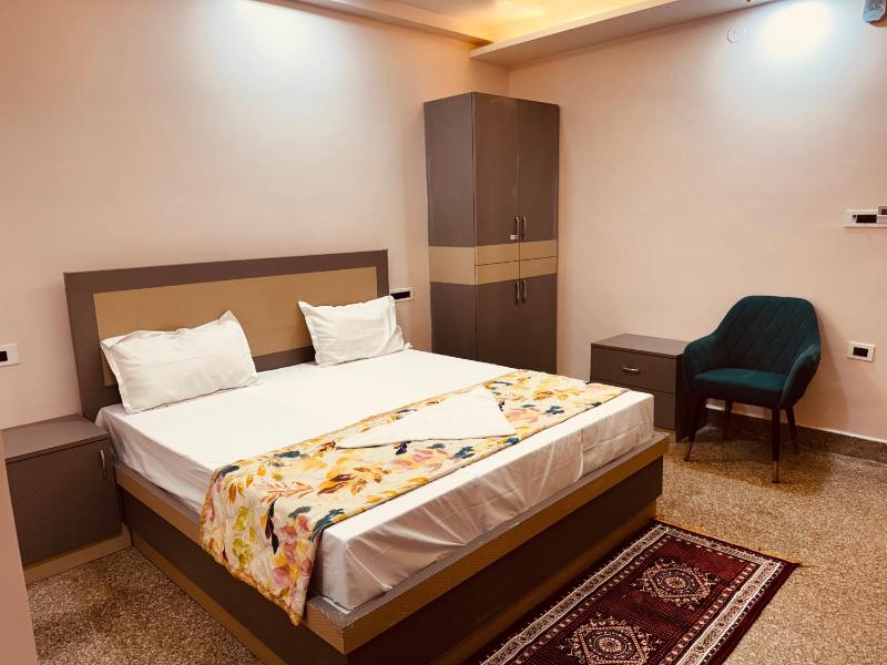 Regal Palace Hotel and Banquets - image 38
