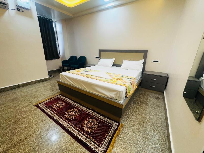 Regal Palace Hotel and Banquets - image 33