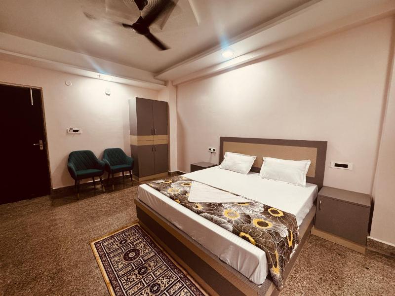 Regal Palace Hotel and Banquets - image 35