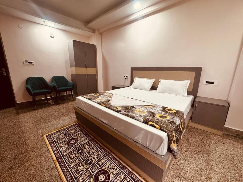 Regal Palace Hotel and Banquets - image 40