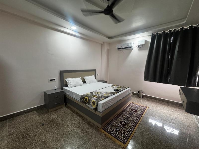 Regal Palace Hotel and Banquets - image 23