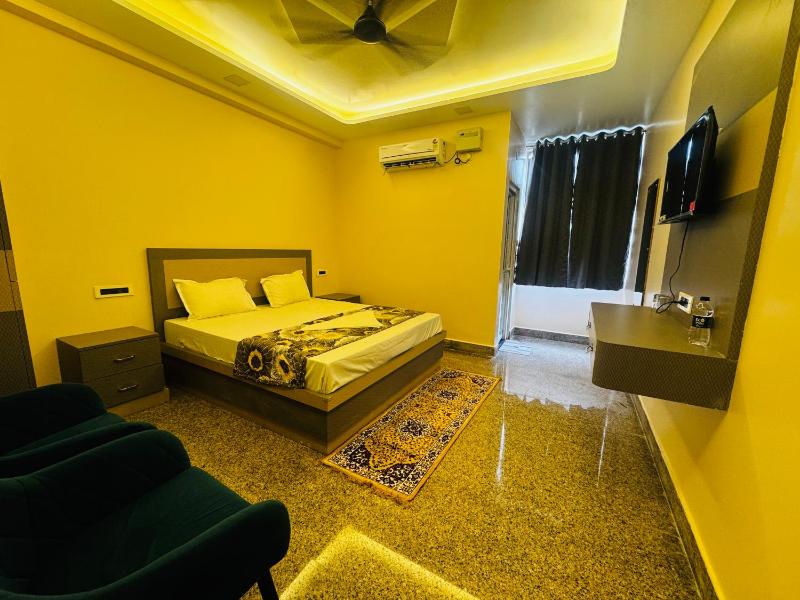 Regal Palace Hotel and Banquets - image 27