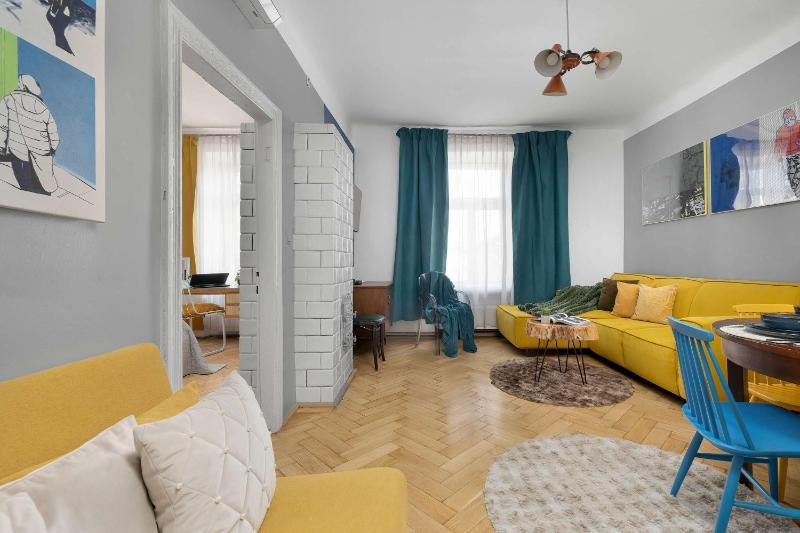 Czarujący Apartament z Klimatyzacją i Miejscem Do Pracy Zdalnej by Noclegi Renters - image 1