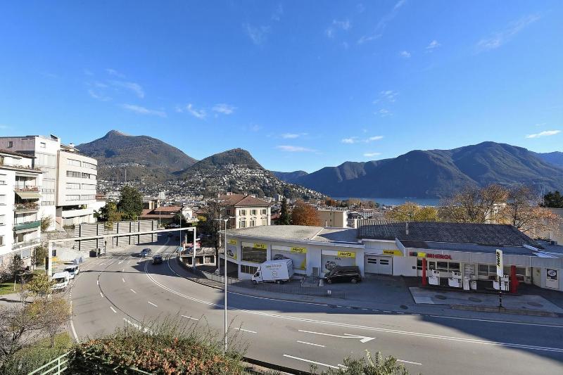 Santiago Home with Lake-View Balconies - Happy Rentals - image 3