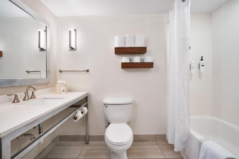 Hilton Garden Inn Jacksonville Airport - image 20