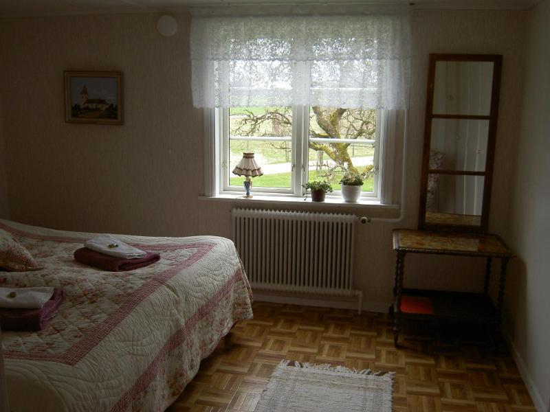Small Double Room image 3