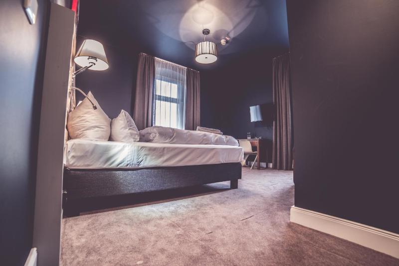 Classic Triple Room image 2