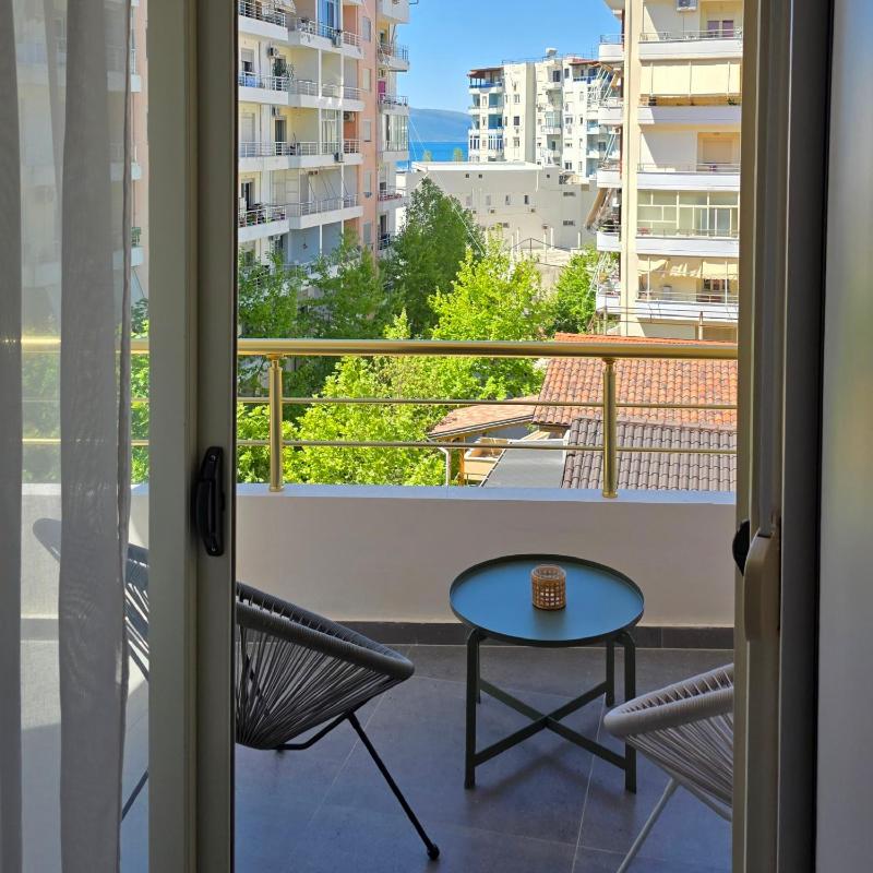 Troy's Seaview Apartment - image 6