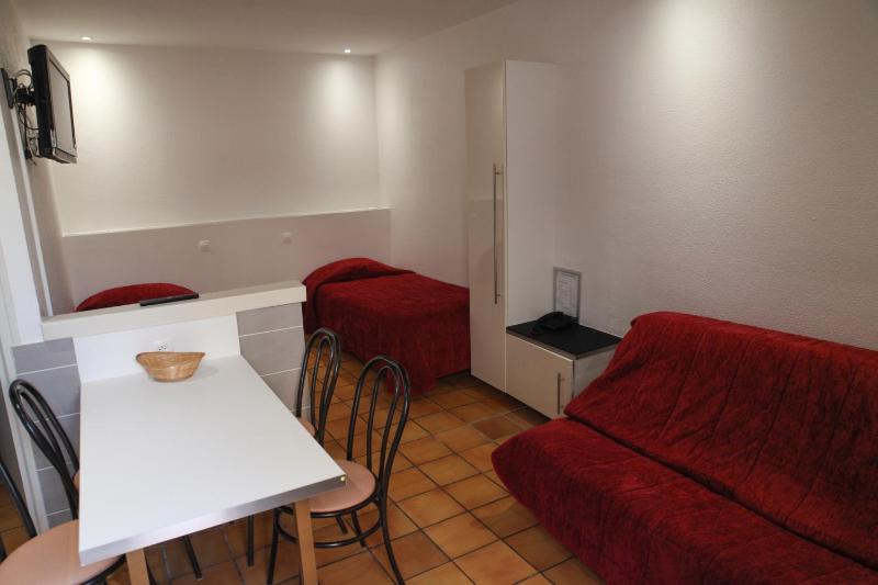 Studio (3 Adults) image 2