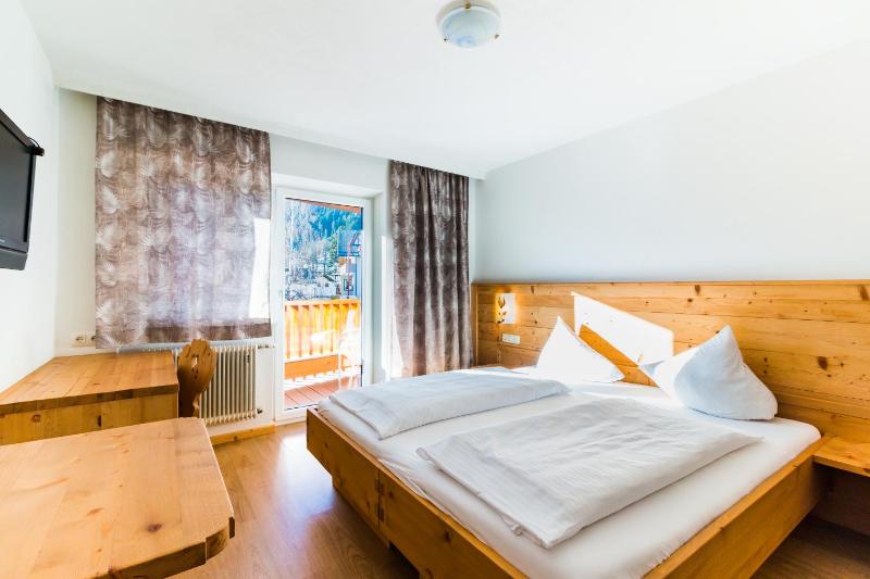 Double Room with Balcony image 1