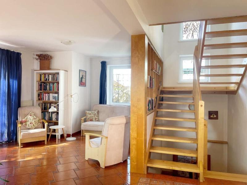 Duży Apartament z Ogródkiem i Parkingiem by Noclegi Renters - image 9